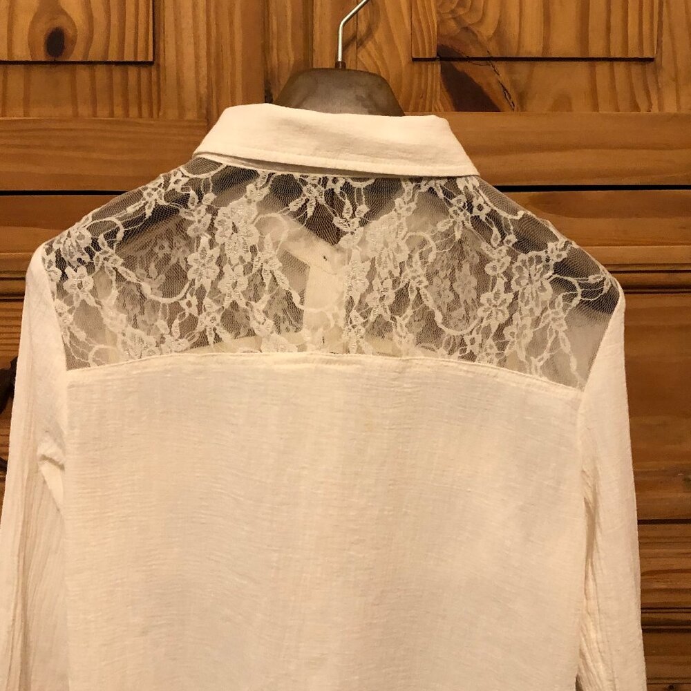blouse - Picture 4 of 4